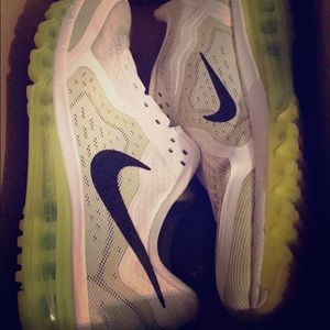 Air Max 2014 highlighter color way